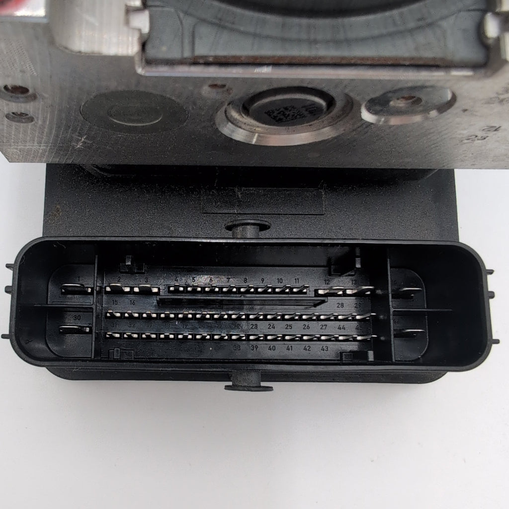 2018 2019 Chevrolet Equinox ABS Anti Lock Brake Pump 84560131