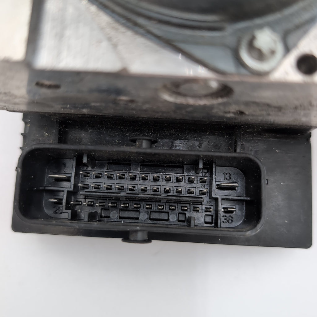 2012 - 2016 Mercedes E350 W212 ABS Anti Loc Brake Pump Control Unit A2124313512