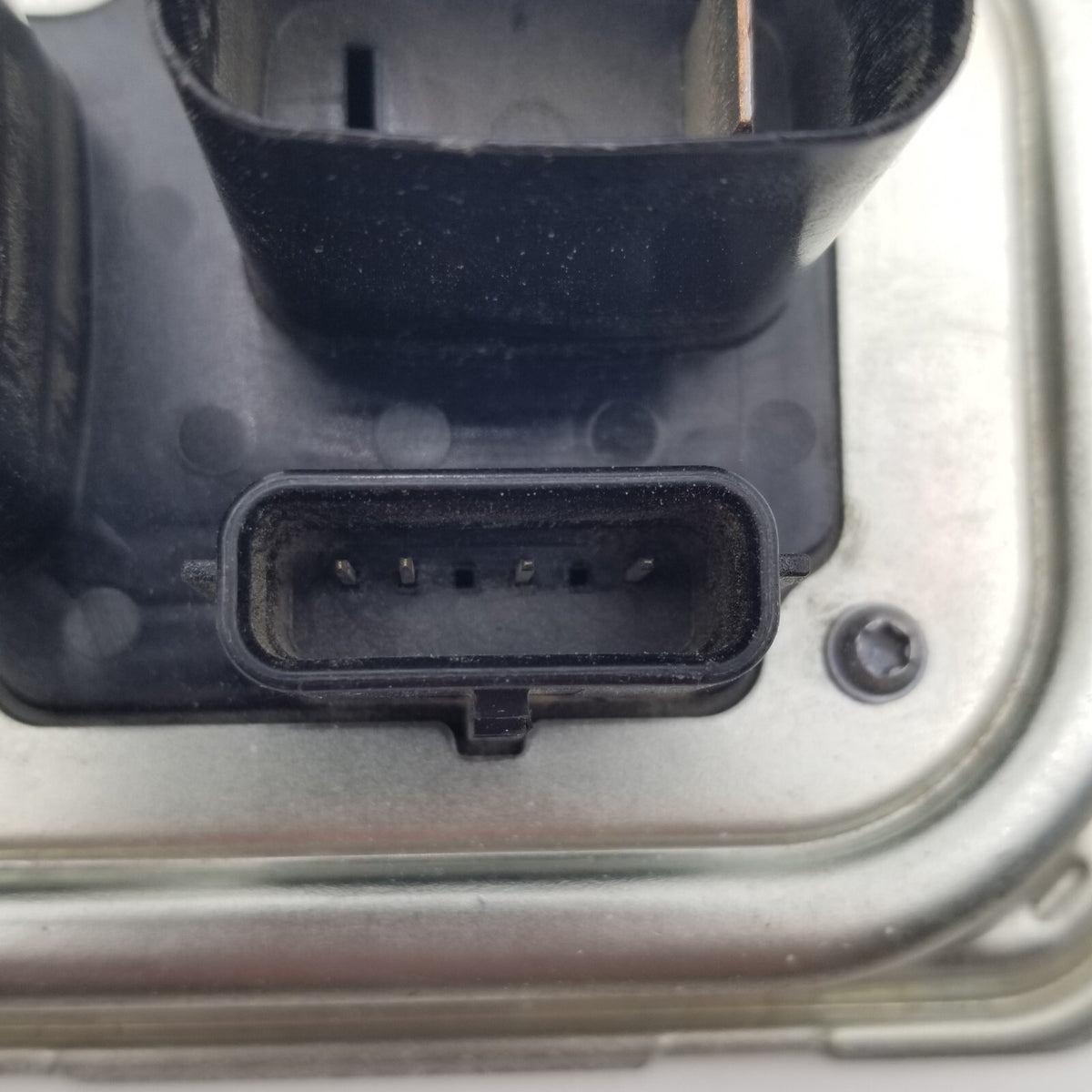 2017 2018 2019 Jaguar XF Fuel Pump Computer Voltage Control Module OEM