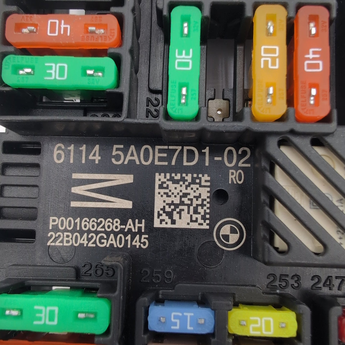 2019 - 2024 BMW 330i 430i G20 G22 G26 Rear Power Distribution Fuse Box 5A0E7D1