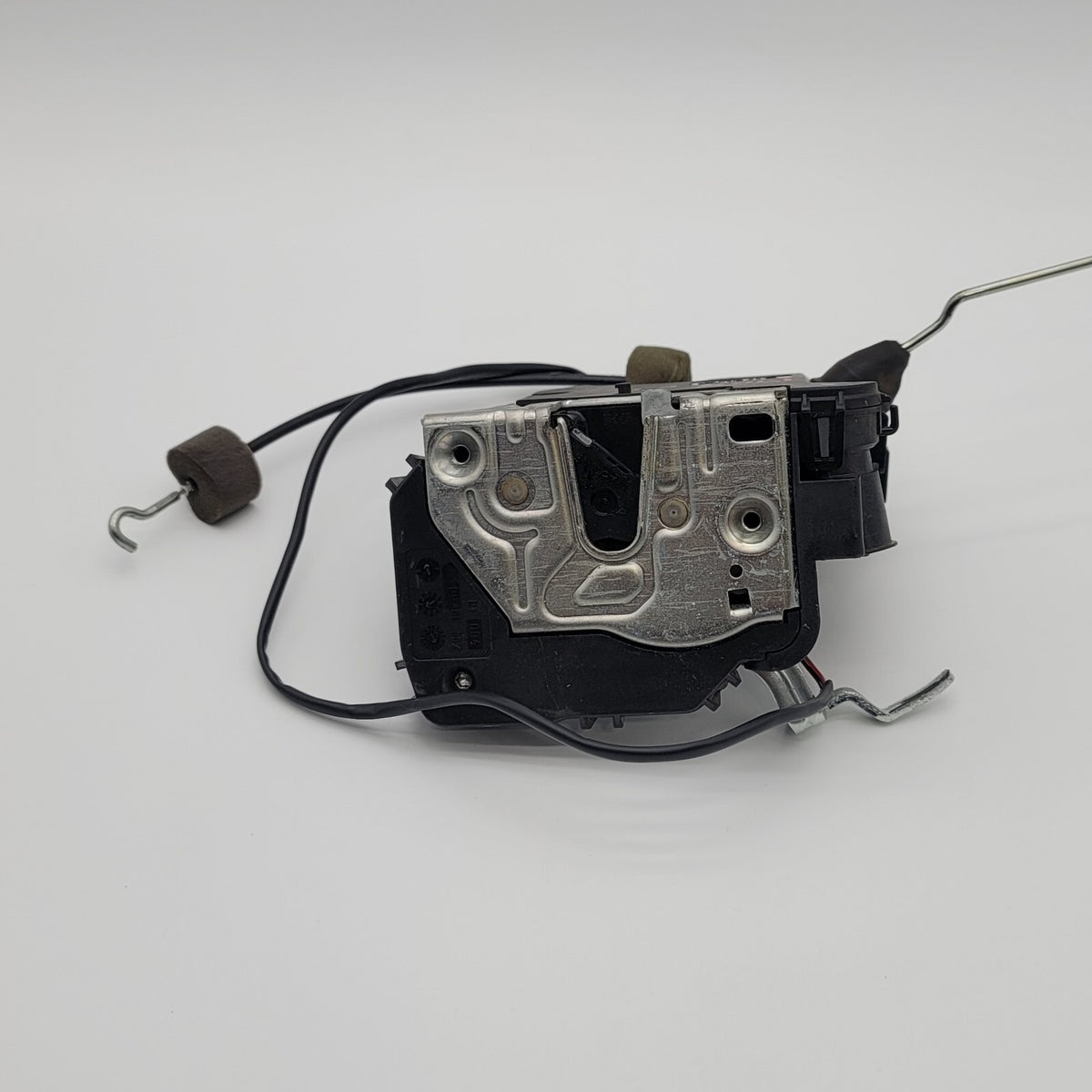 2006 2007 2008 2009 2010 2011 MERCEDES CLS550 Right Passenger Front Door Latch