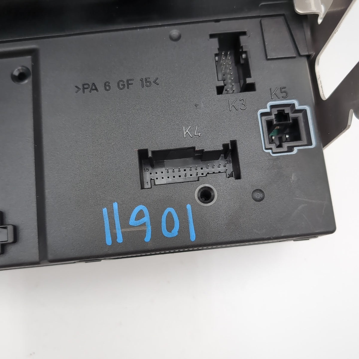 2007-09 Mercedes W221 S550 S63 AMG CL550 CL63 Rear Trunk Fuse Relay Junction Box