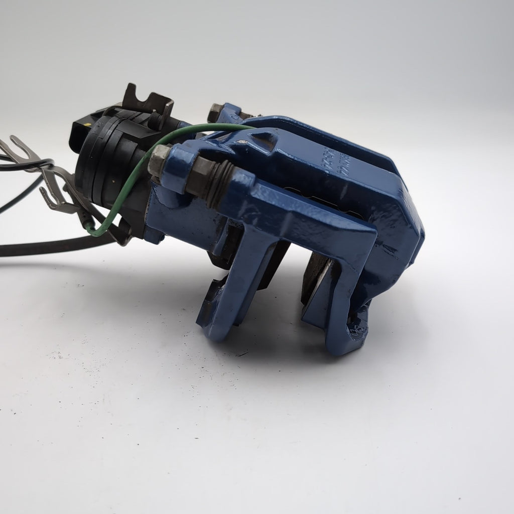 2024 2025 BMW 330i 440i G20 G22 G29 Rear Right Brake Caliper Blue 8842568
