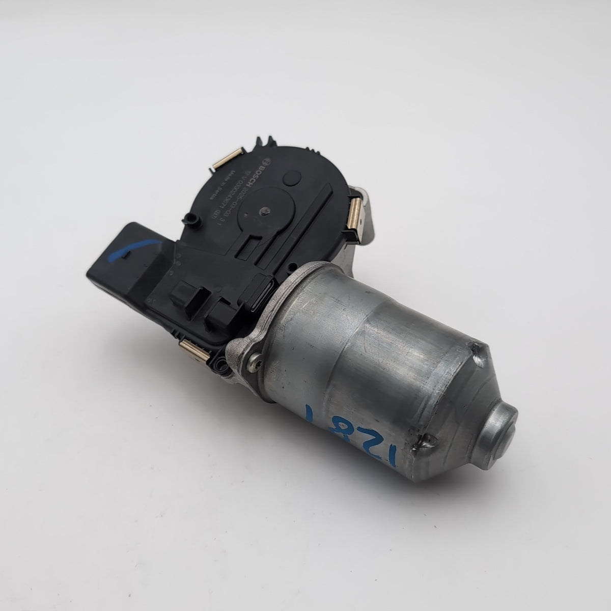 2021- 2025 BMW X1 X2 X3 M35 Front Windshield Wiper Motor OEM 0390243671