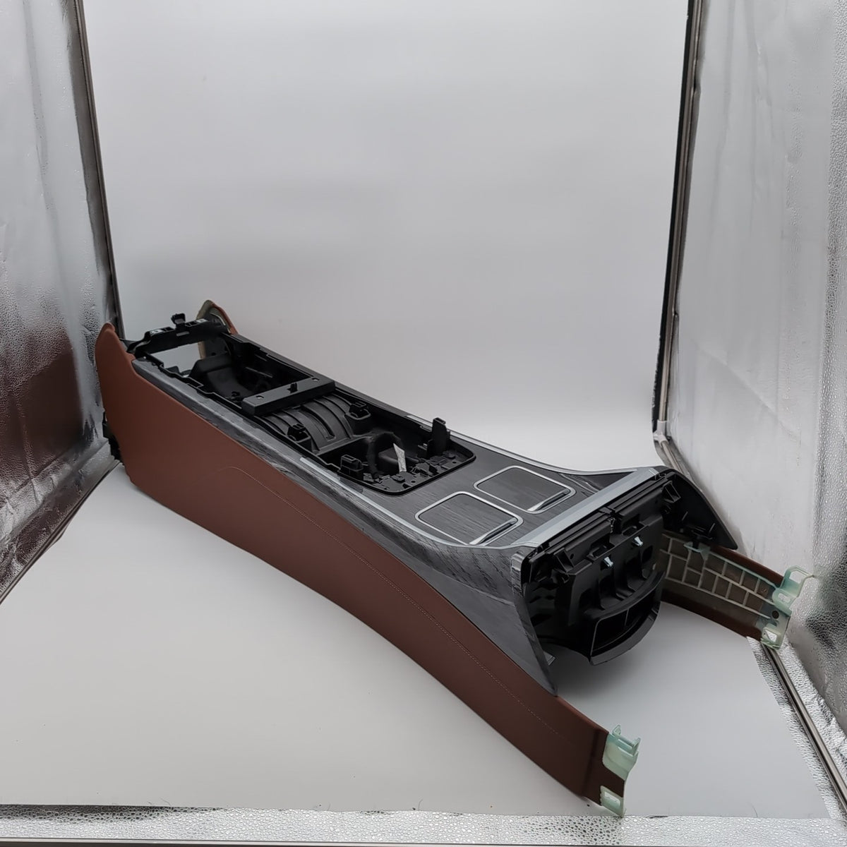2024 Bmw i7 Center CONSOLE Sedan Tartufo Cup Holder Wireless Charger