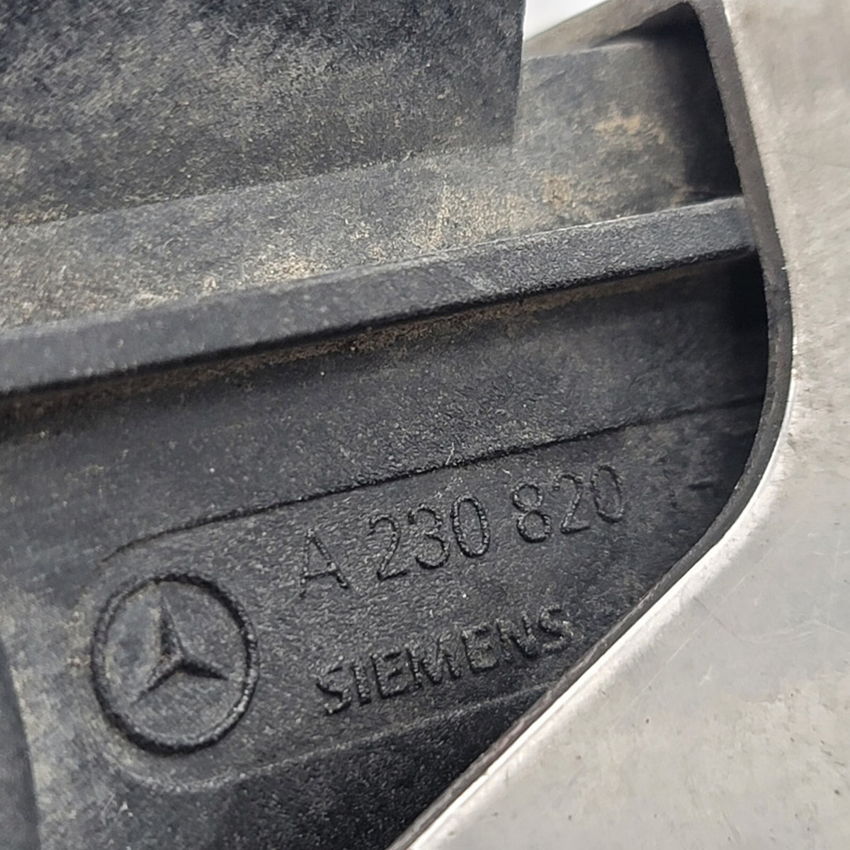 2004- 2006 Mercedes R230 SL500 SL55 AMG Rear Bumper Keyless Go 2308201475 OEM