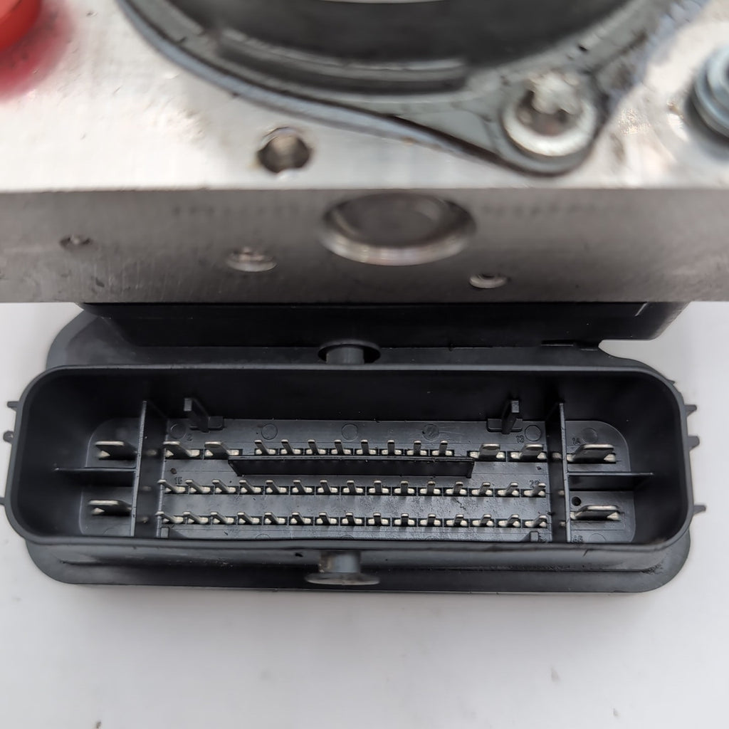 2017 2018 2019 Chrysler Pacifica 3.6L ABS Anti Lock Brake Pump 68330875AB