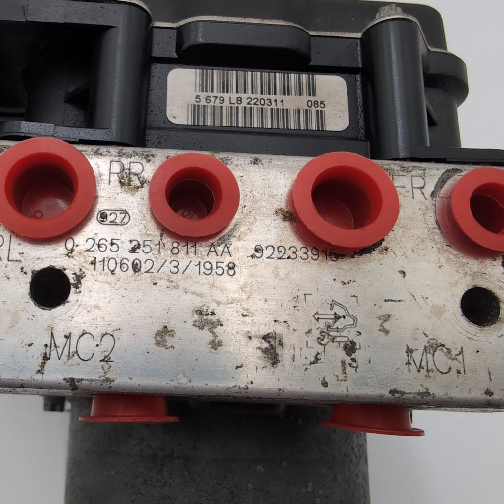 2010 2011 Chevrolet Camaro ABS Anti Lock Brake Pump Control Unit 92233915
