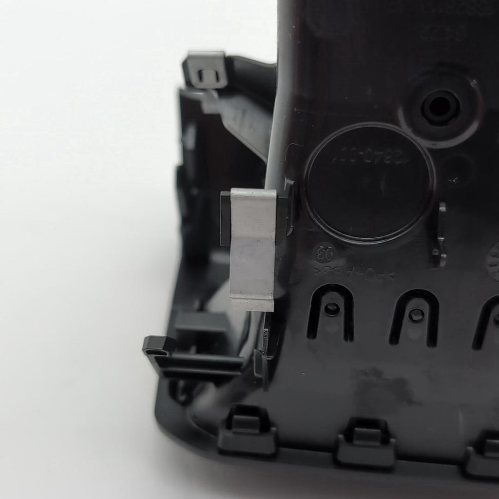 2024 2025 2026 BMW i5 530i 540i 550e G60 Rear Center Console AC Air Vent 5A13166