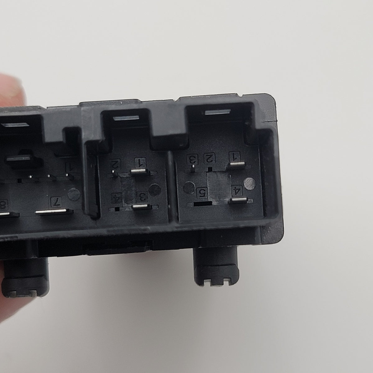 2019- 2024 BMW X5 G05 REAR LEFT DRIVER SEAT HEAT HEATED CONTROL MODULE 7490465