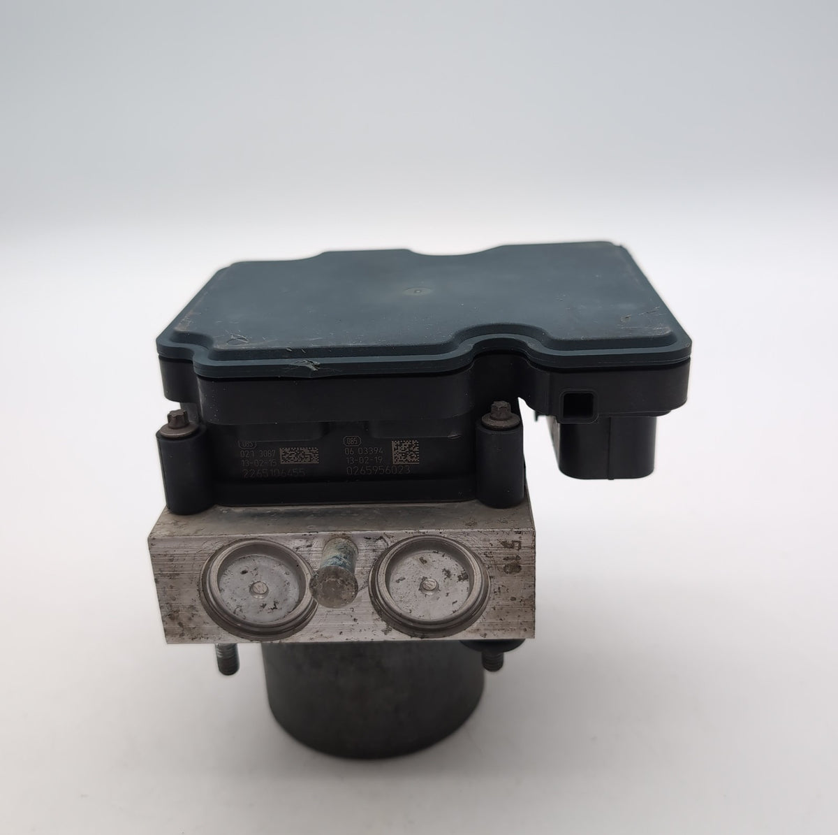 2014 2015 2016 Chrysler Town & Country 3.6L ABS Anti Lock Brake Pump 68183803AC