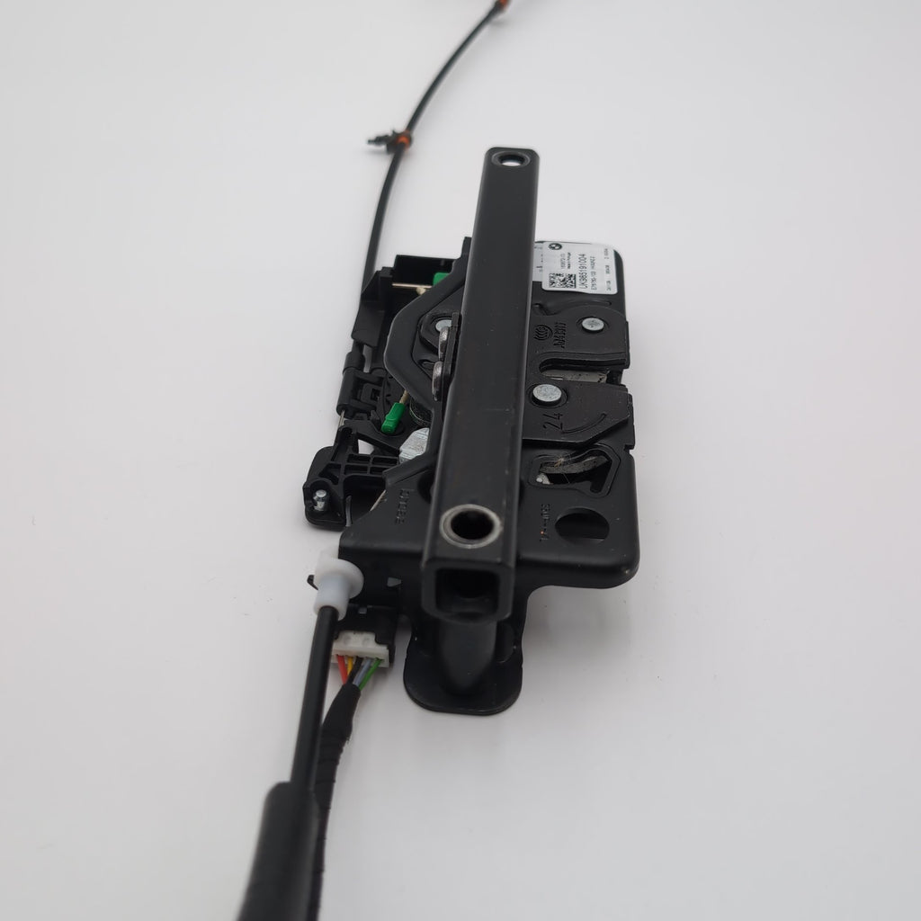 2023 - 2025 BMW i4 G26 Rear Trunk Lid Liftgate Latch Actuator Assembly 9851910