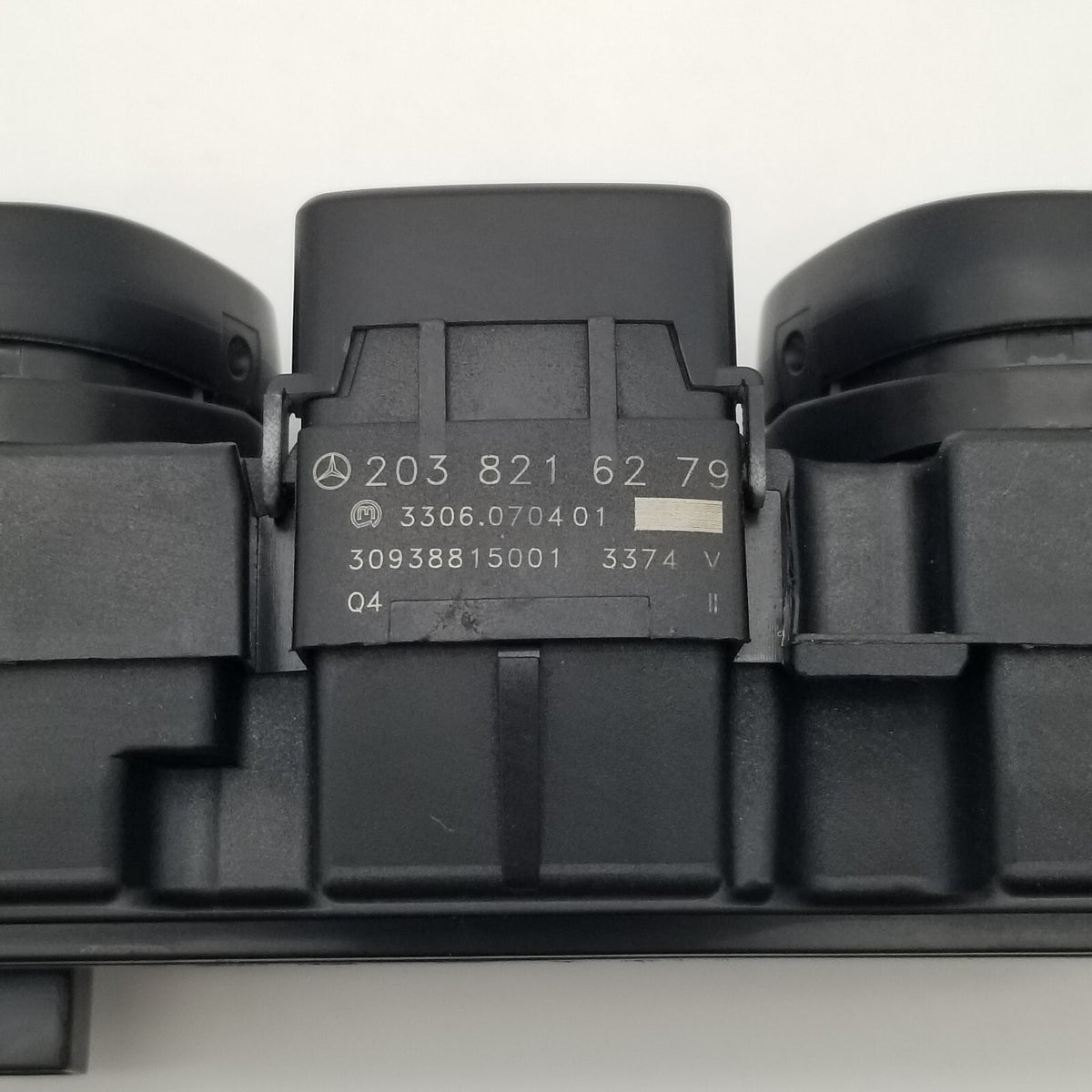 2001-2004 Mercedes W209 CLK500 C320 Hazard Light Control Switch 2038216279