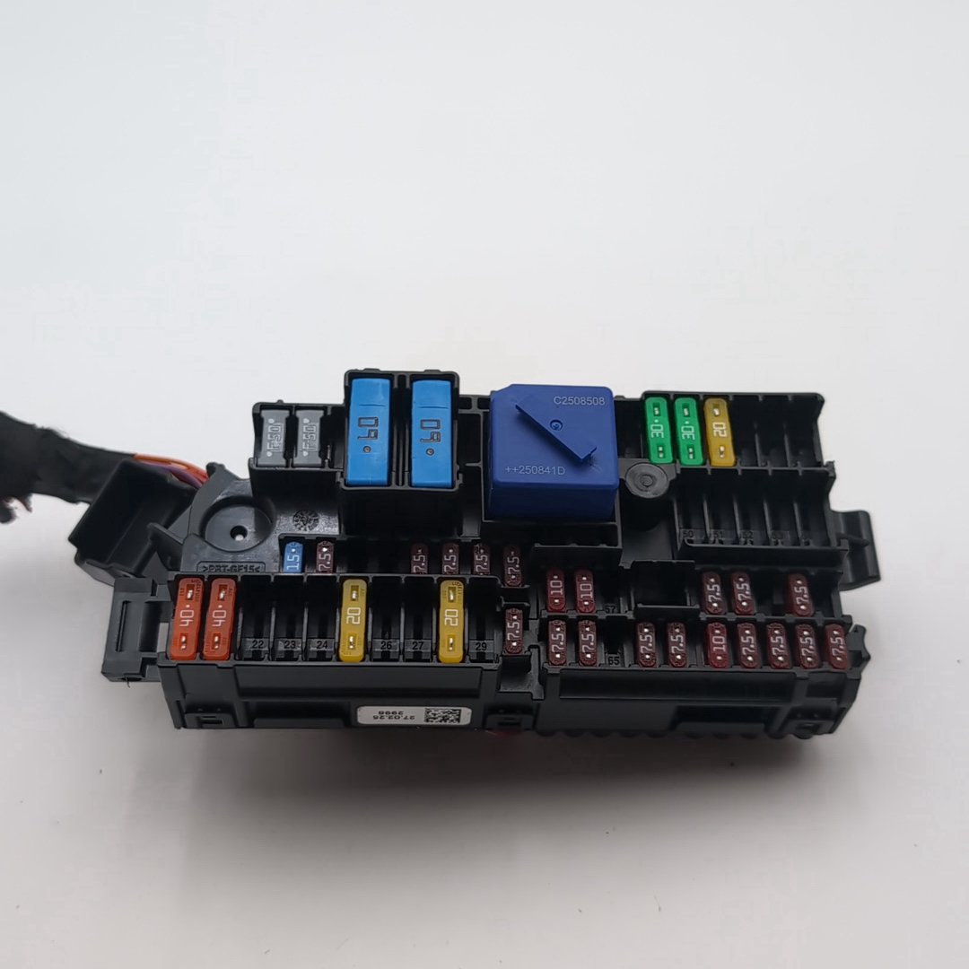 2023 - 2026 BMW 540i G60 G45 G70 G90 Power Distribution Fuse Box 5A039C3
