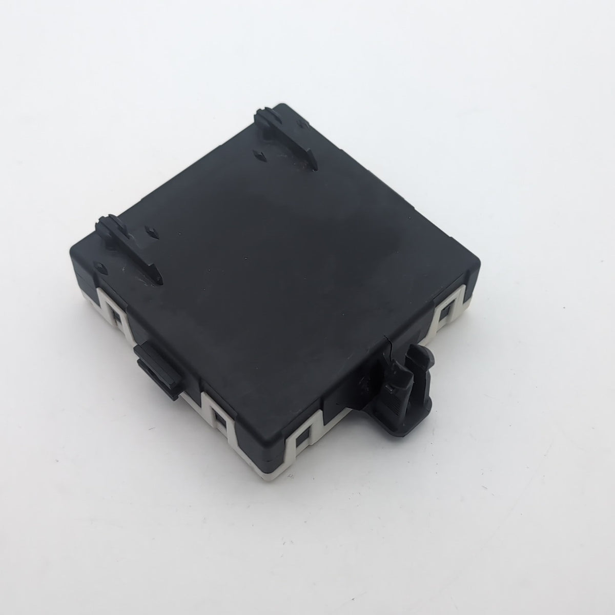 2015- 2020 Mercedes W205 C300 Front Right Door Control Unit A2229001908