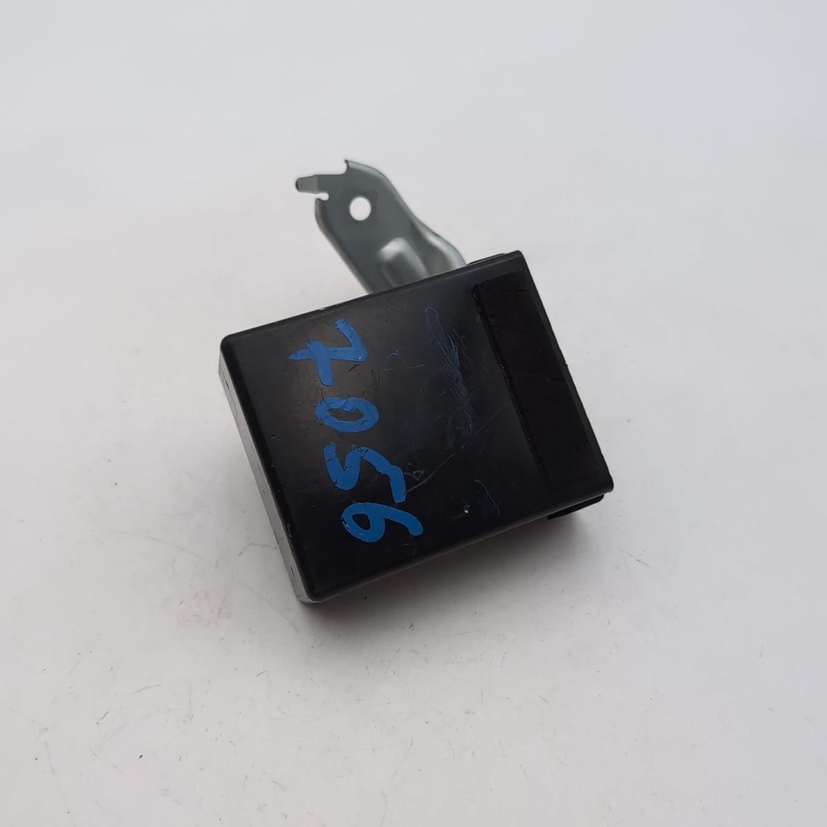 2014 TOYOTA PRIUS V 1.8L FWD AT VEHICLE APPROACHING CONTROL MODULE ECM