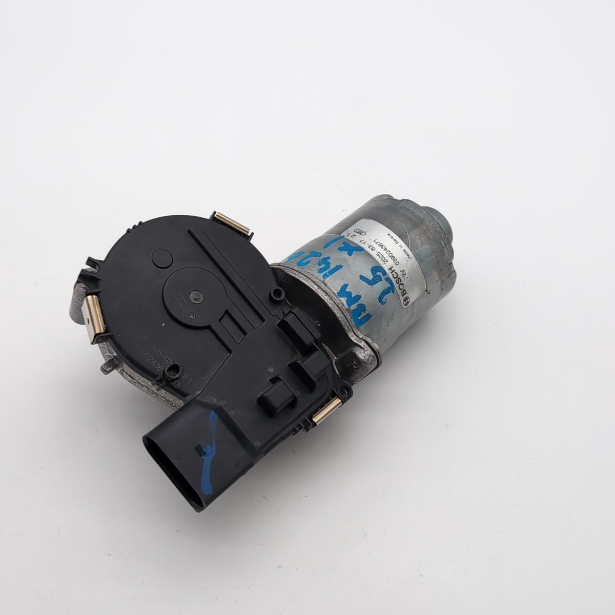 2021- 2025 BMW X1 X2 X3 M35 Front Windshield Wiper Motor OEM 0390243671