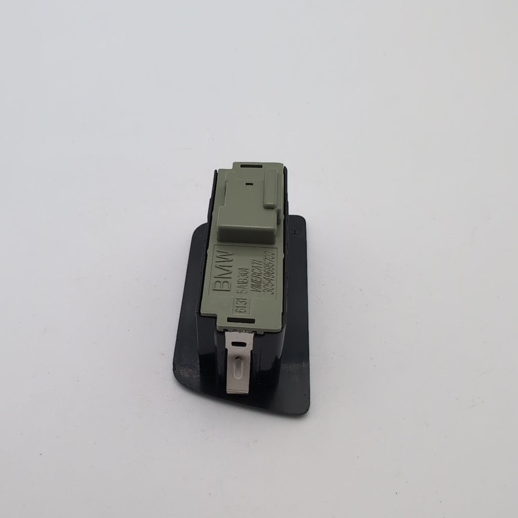 2021 - 2026 BMW 540i 530i i5 G60 M5 X1 X2 X3 Trunk Lid Tailgate Switch Button