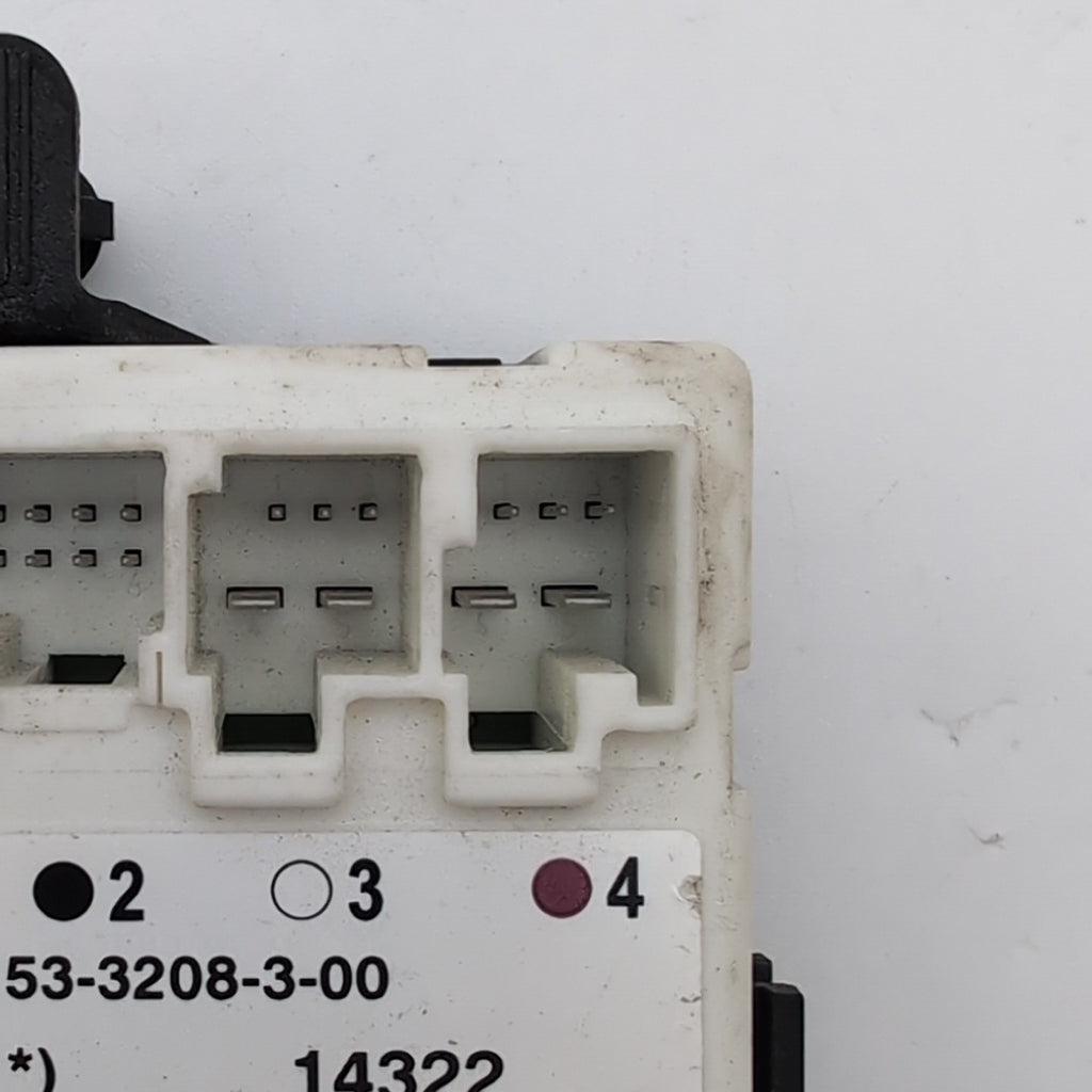 2015- 2019 Mercedes W205 C300 Front Right Door Control Module A2059001611