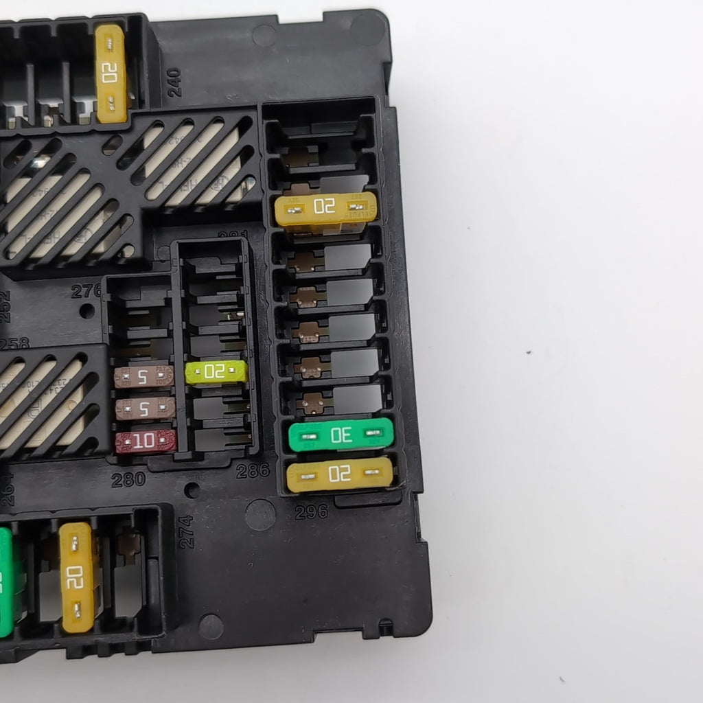 2022 2023 2024 2025 BMW X3 X4 G02 Power Distribution Fuse Box Module 5A04501