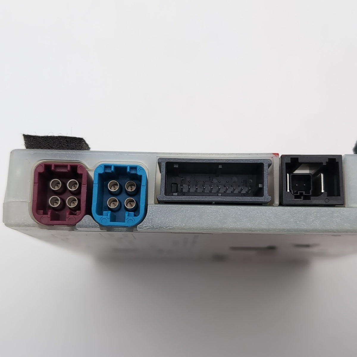 2025 BMW 330i G20 X1 U11 X3 G45 Antenna Telematics Control Module 5B5C761