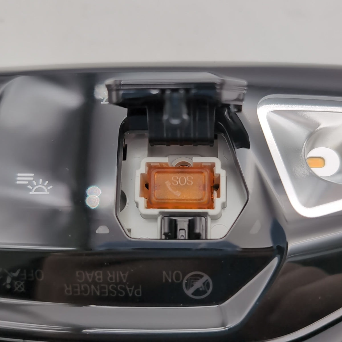 2024 2025 BMW X2 U10 Front Overhead Dome Light Sunroof Switch 5B68487 CAMERA