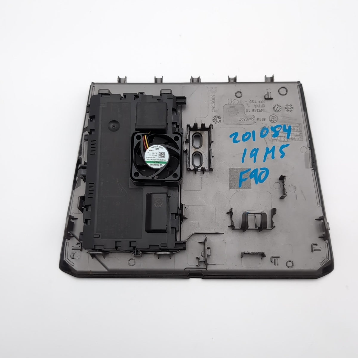 2025 BMW X3 G45 CENTER CONSOLE CHARGER WIRELESS CHARGING TRAY PAD MODULE