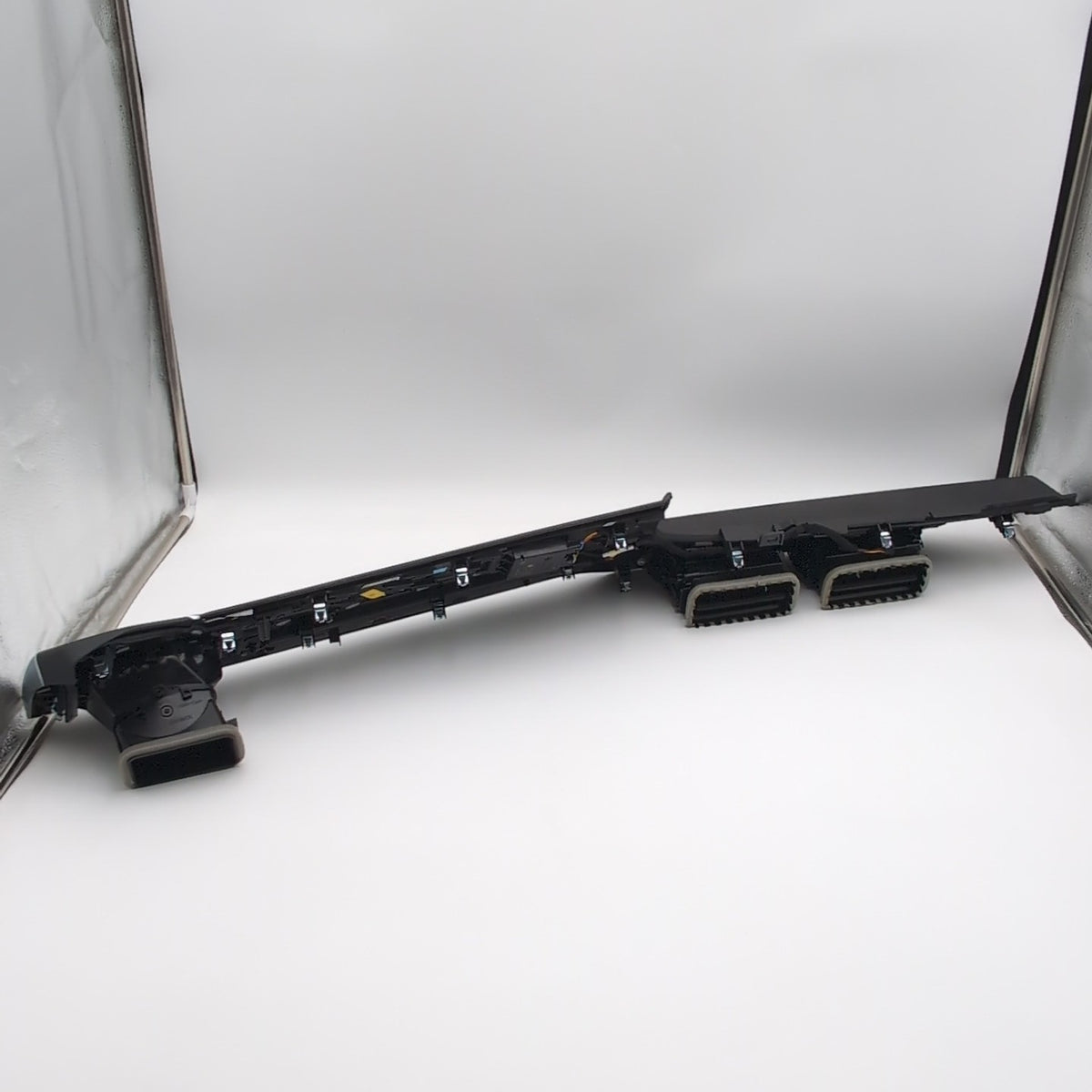 2024 2025 BMW X7 G07 DASH RIGHT SIDE UPPER COVER TRIM PANEL & AIR VENT GRILLE