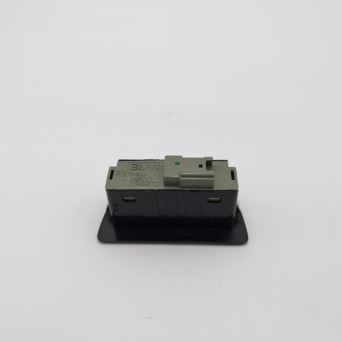 2021 - 2026 BMW 540i 530i i5 G60 M5 X1 X2 X3 Trunk Lid Tailgate Switch Button