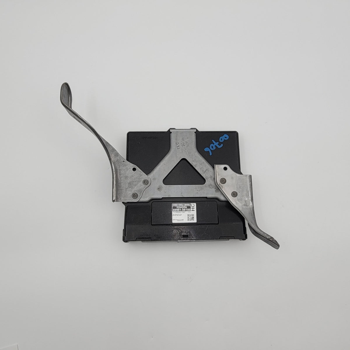 2020 Toyota Camry Hybrid Vehicle Control Module OEM 89981-06150