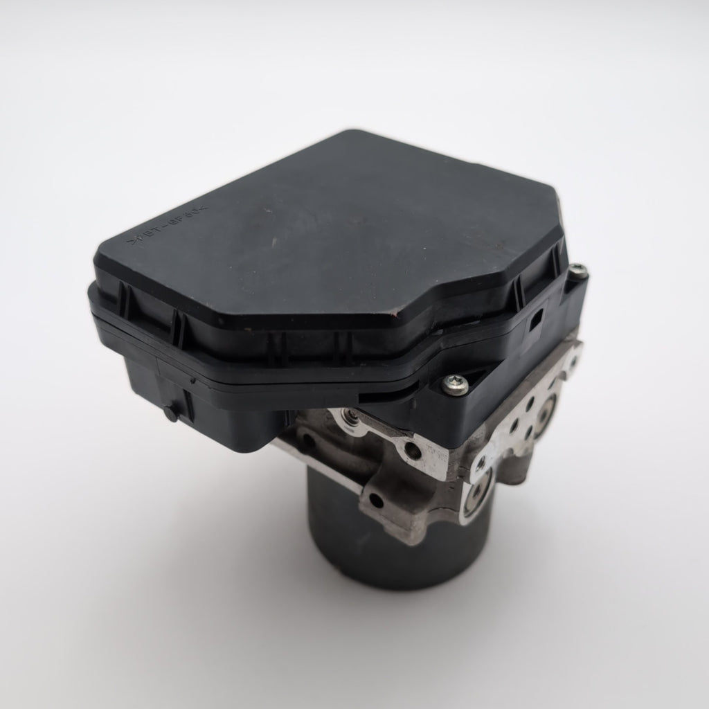 2016 Nissan Pathfinder 3.5L ABS Anti Lock Brake Pump Control Unit 476609NF0B