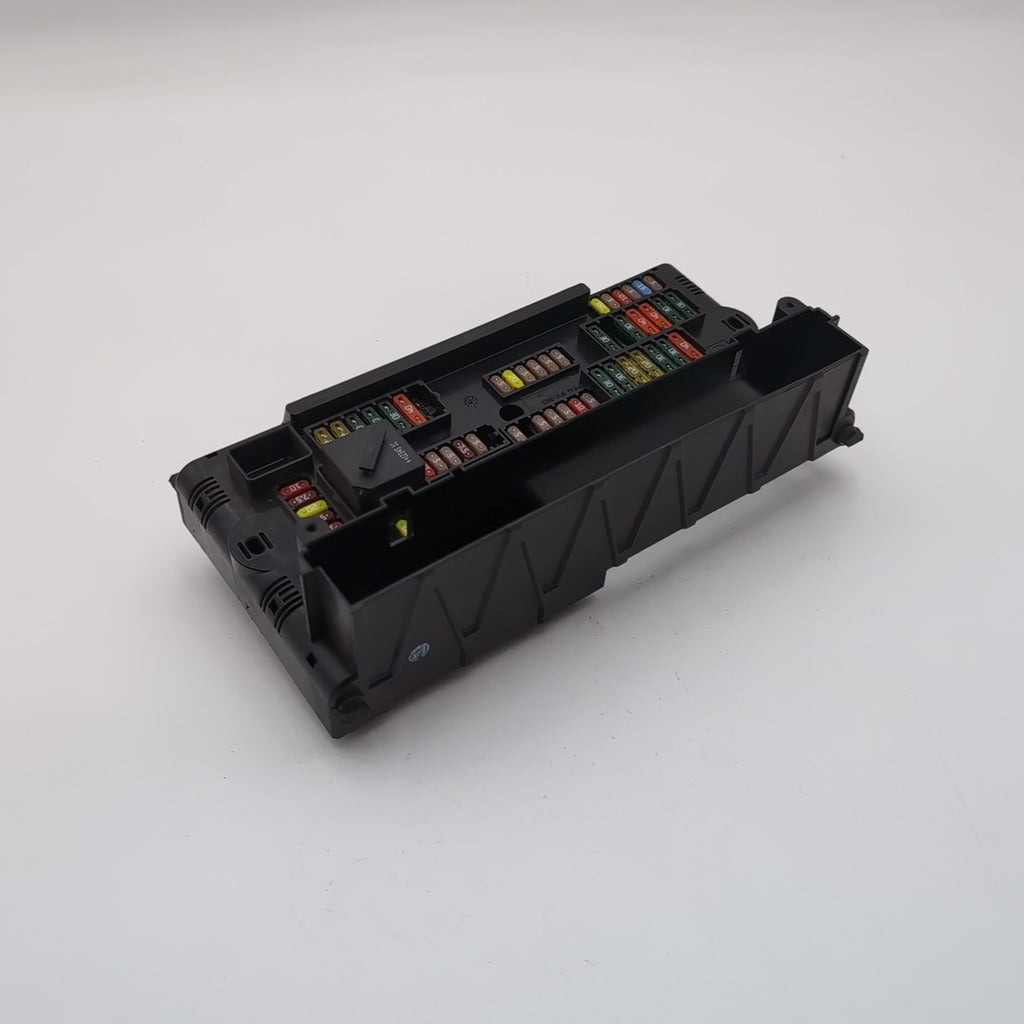 2011- 2016 BMW M5 550i 535i 528i BCM Body Control Module Fuse Box 9252815 OEM