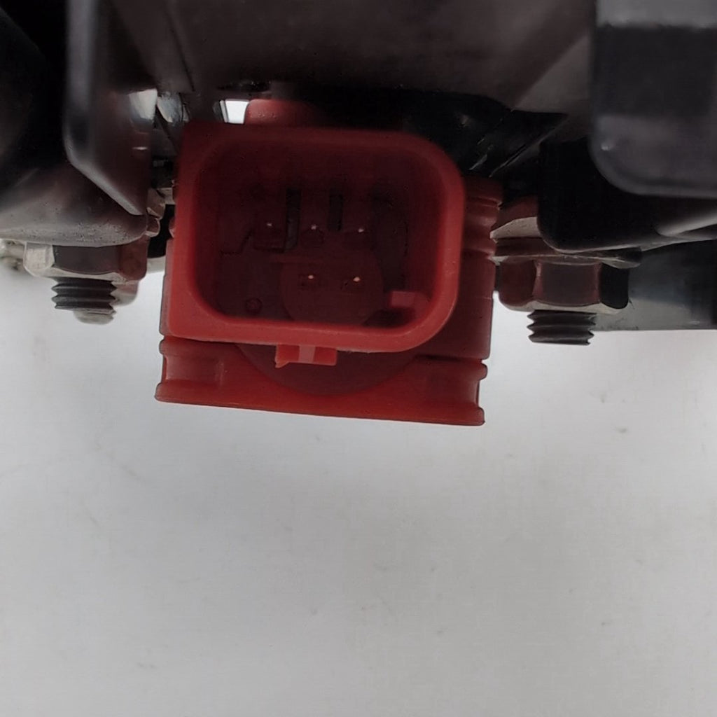 2023 2024 2025 2026 BMW 530i 540i i5 G60 Positive Battery Cable Terminal 5B32E62