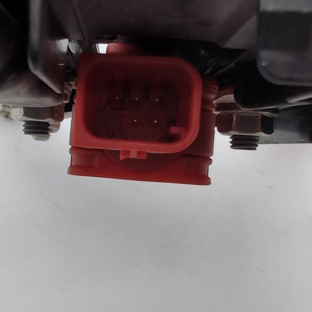 2023 2024 2025 2026 BMW 530i 540i i5 G60 Positive Battery Cable Terminal 5B32E62