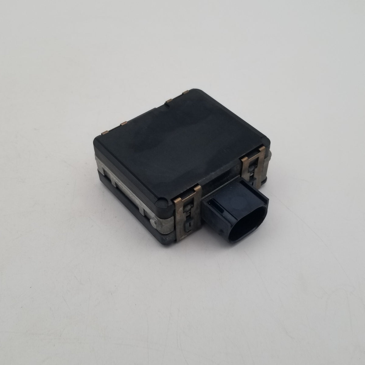 2020 - 2025 MERCEDES GLE350 V167 REAR LEFT BLIND SPOT RADAR SENSOR A0009055211