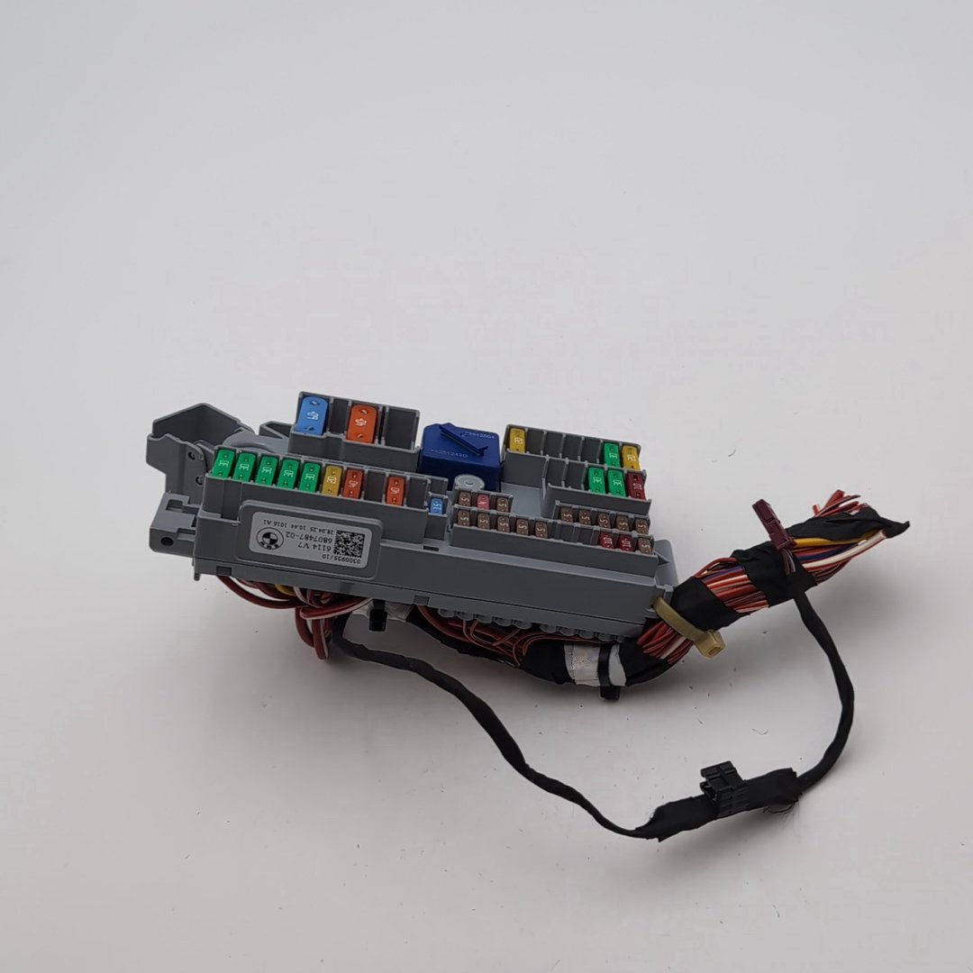 2021 - 2026 BMW M340i G20 G09 G80 G42 G87 Front Power Distribution Fuse Box