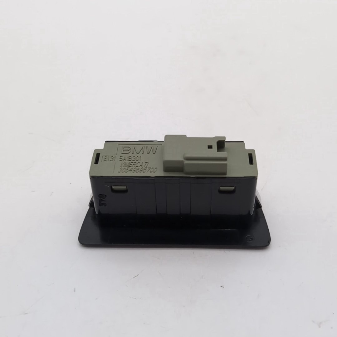 2021 - 2026 BMW 540i 530i i5 G60 M5 X1 X2 X3 Trunk Lid Tailgate Switch Button