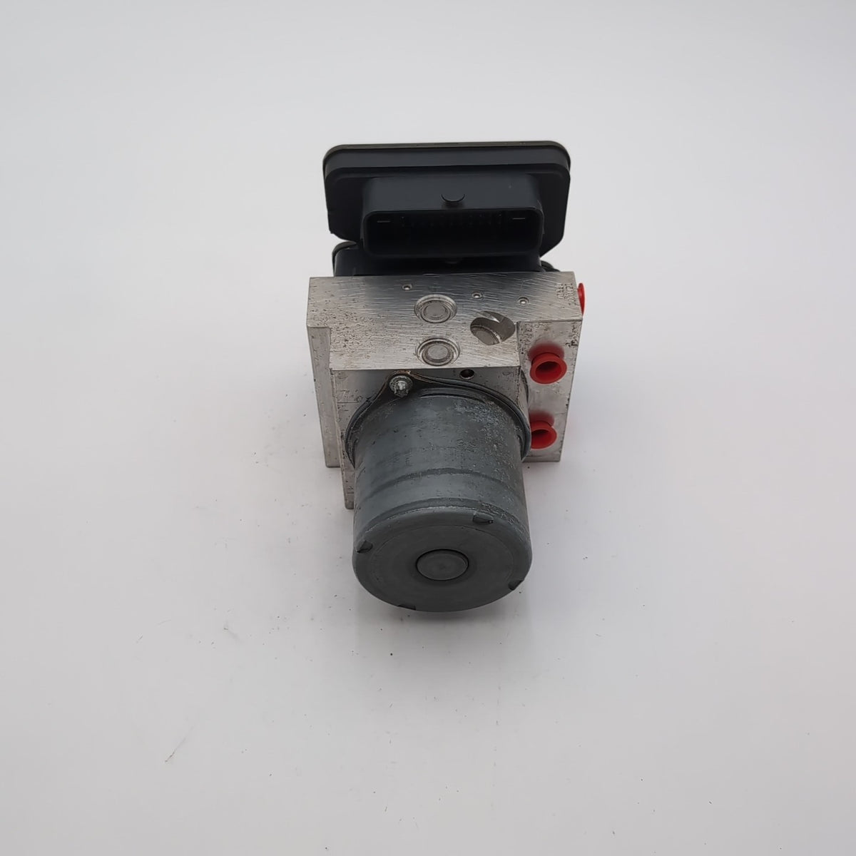 2015 Mercedes Benz E63 AMG ABS Anti Lock Brake Pump Control Unit A2124300507