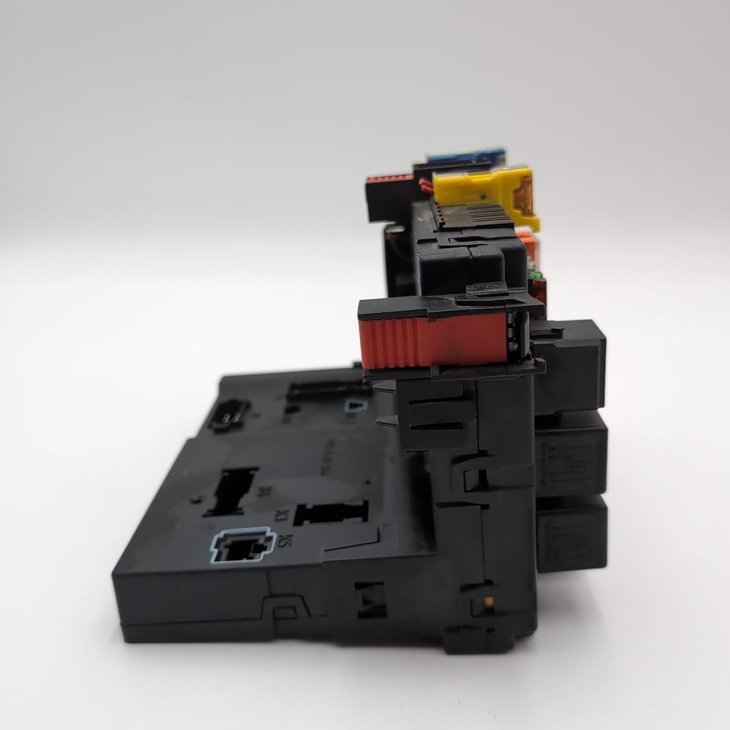 07 2008 2009 Mercedes W216 CL550 S550 S63 Rear Trunk Fuse Box Module 2219004700