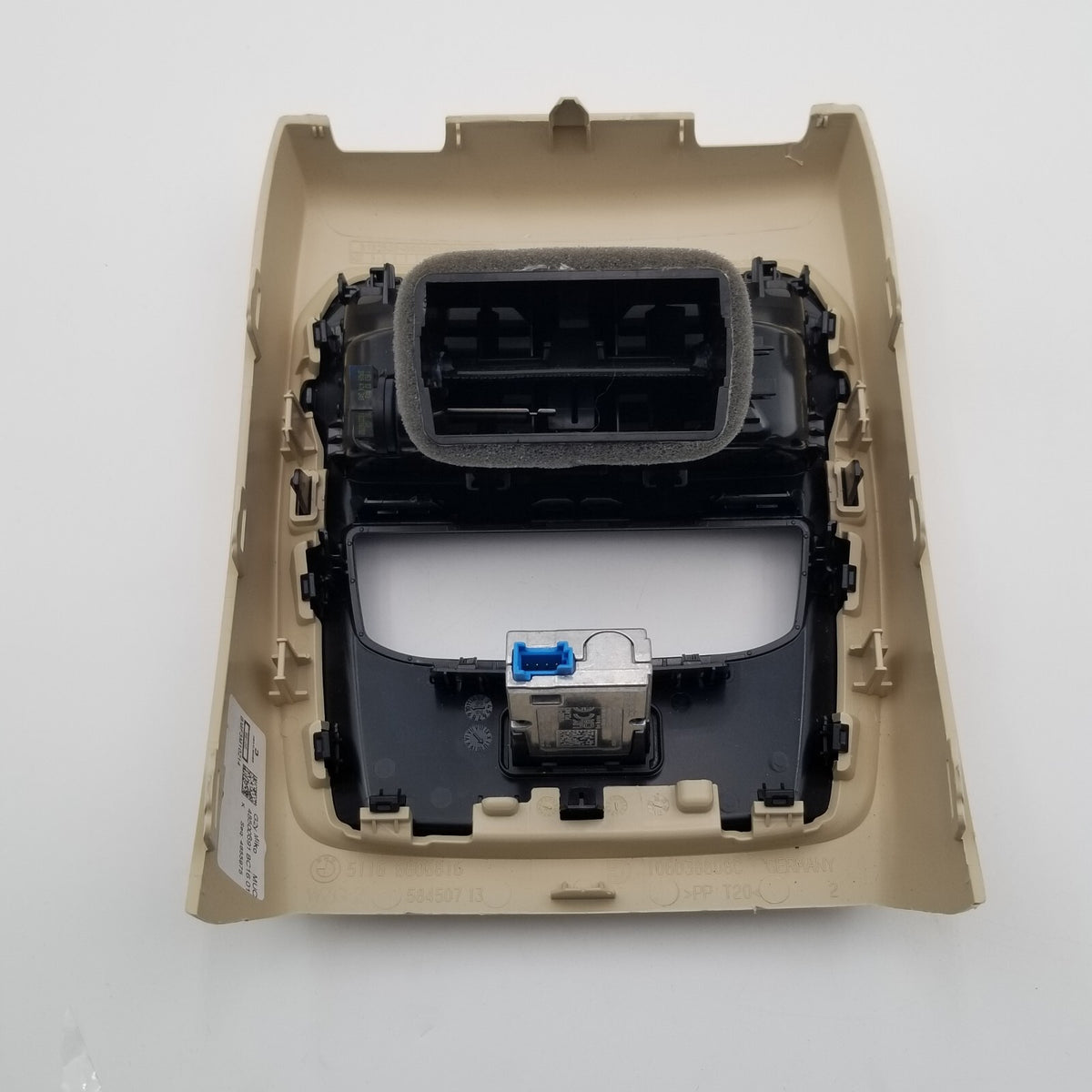 BMW i4 430i M440i G26 G24 CONSOLE BACK TRIM AC AIR VENT GRILLE USB PORT 2022-24