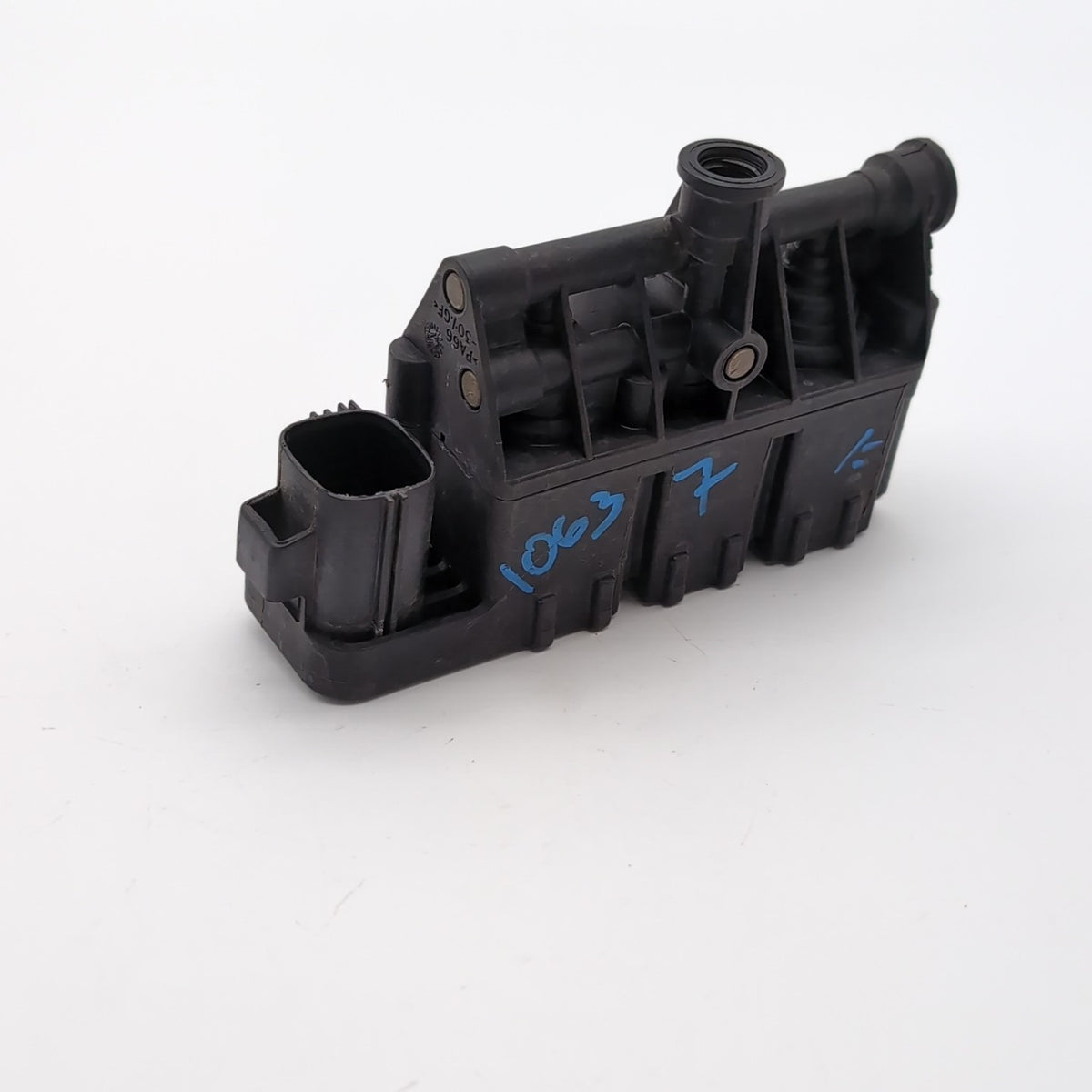 2006- 2013 Land Rover LR4 Air Suspension Transfer Relief Valve RVH000095