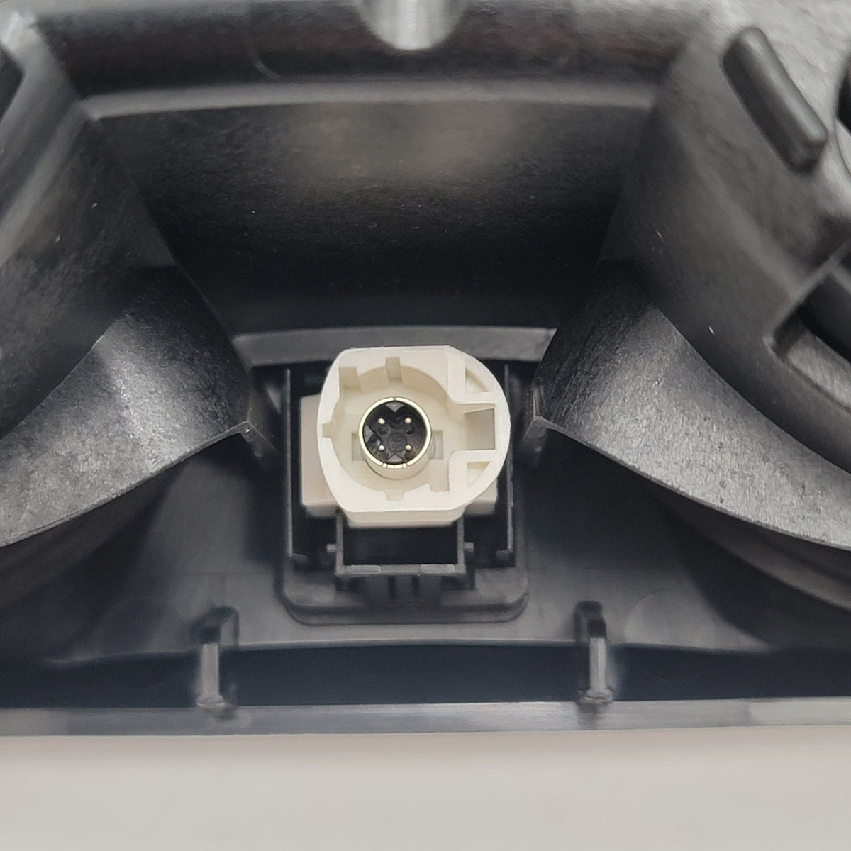 2019 - 2026 BMW G20 G22 G23 G26 G80 G83 M3 M4 Center Console Cup Holder 6809803