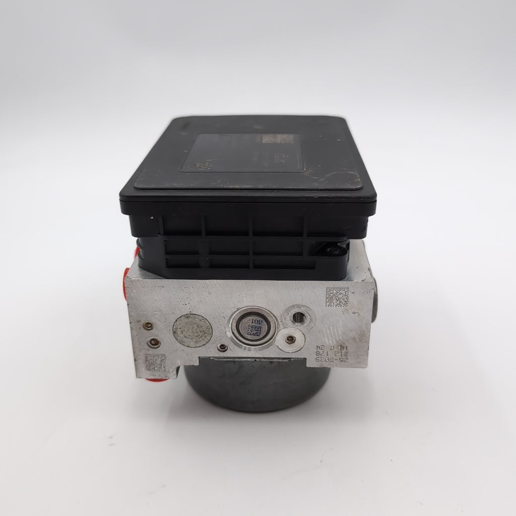 2018 2019 Chevrolet Equinox ABS Anti Lock Brake Pump Control Unit 84560131