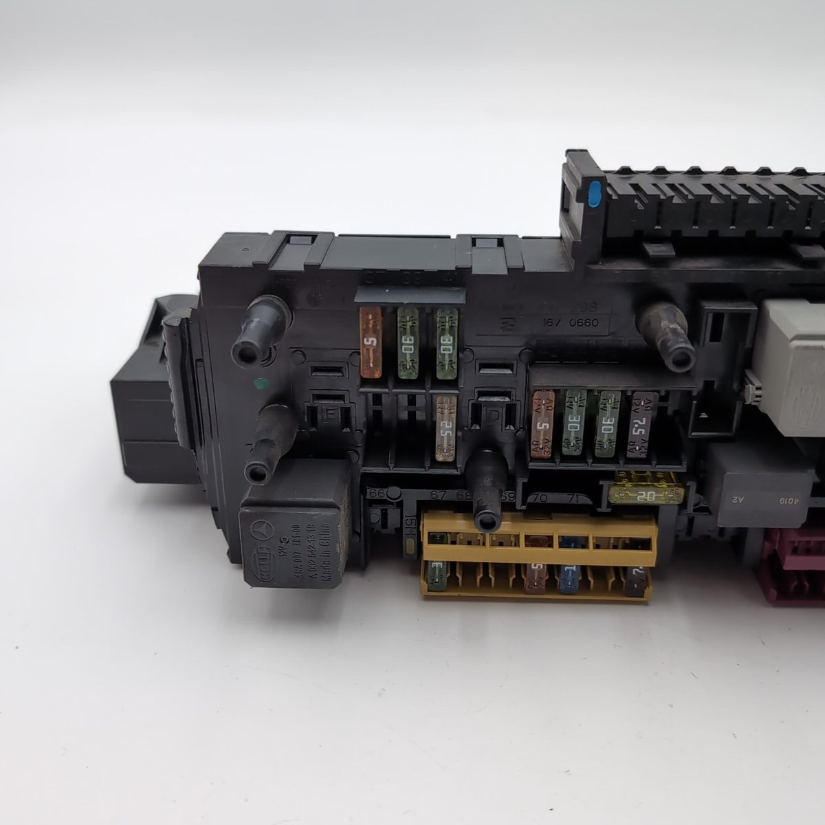 2012- 2014 Mercedes W204 C250 C300 C350 Rear SAM Relay Fuse Box Assembly