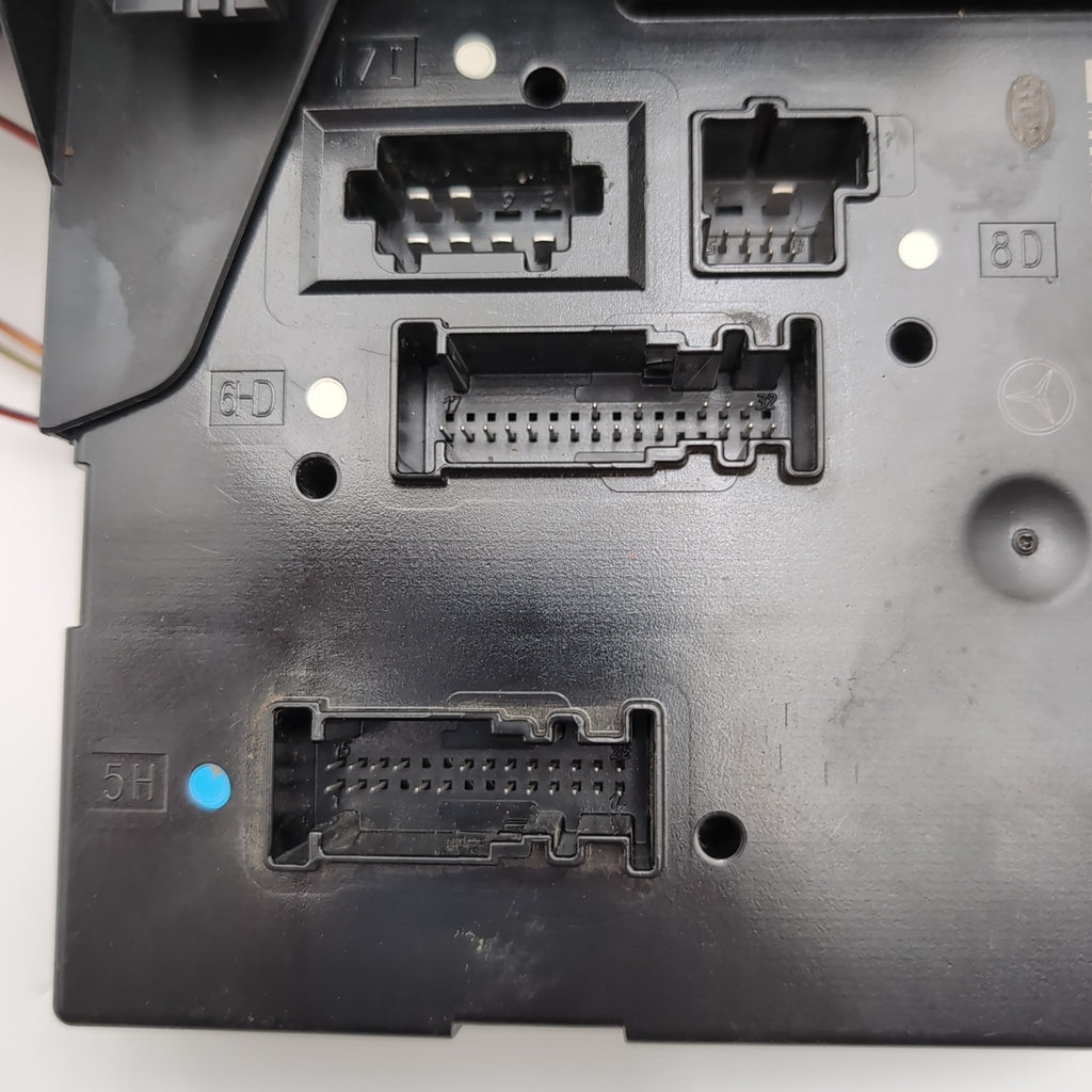 2010- 2018 Mercedes W212 E350 W218 CLS550 Rear SAM Fuse Box Relay Control Unit