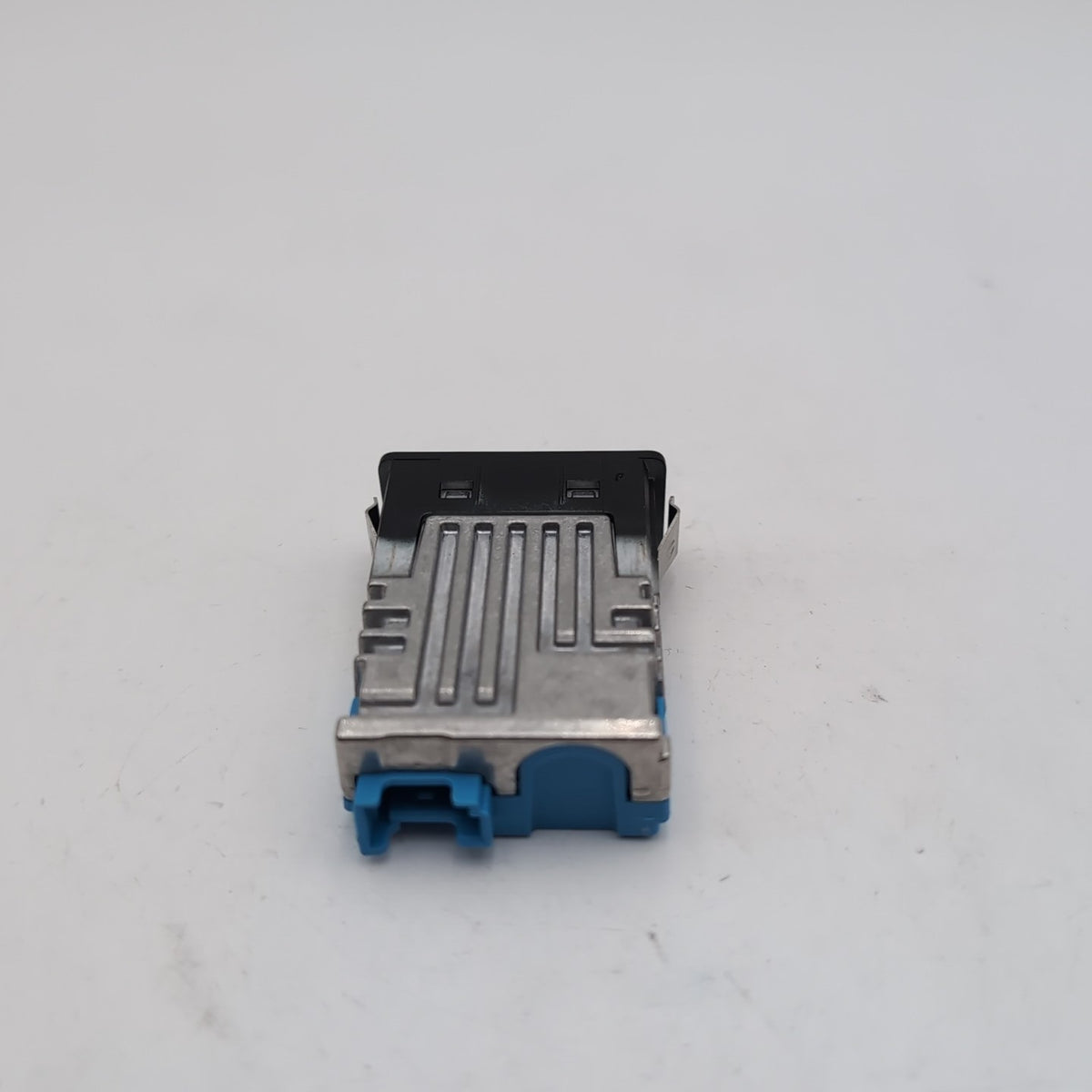 2019 - 2026 BMW G20 G21 G22 G26 G15 G30 G31 X3 Single USB Socket Port 5B51C70