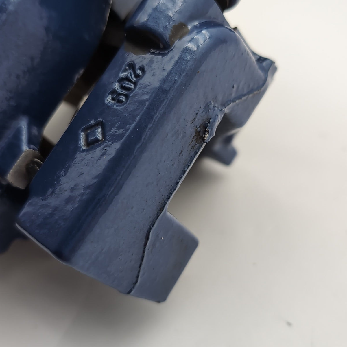 2025 BMW 550E Rear Left Brake Caliper Blue OEM 8834275