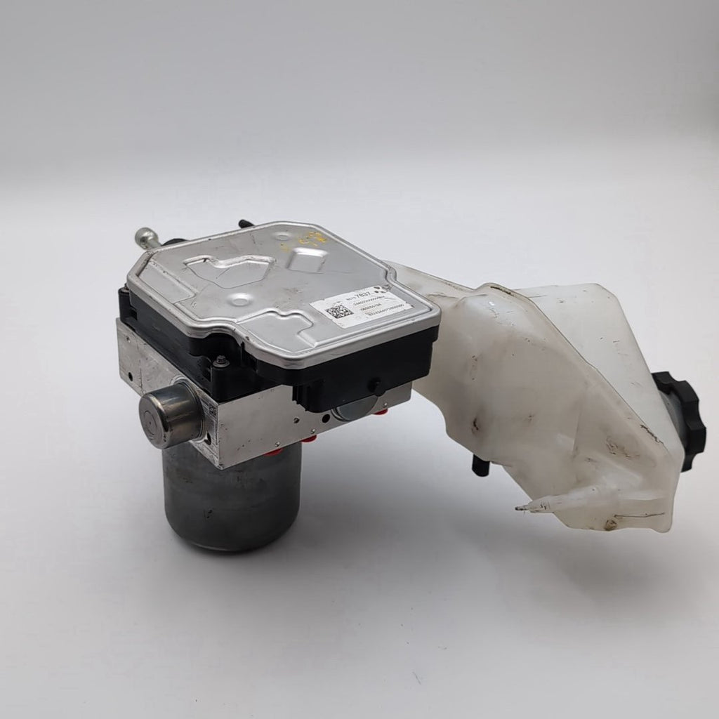 2025 Cadillac CT4 2.0L Master Cylinder ABS Brake Booster 85707837