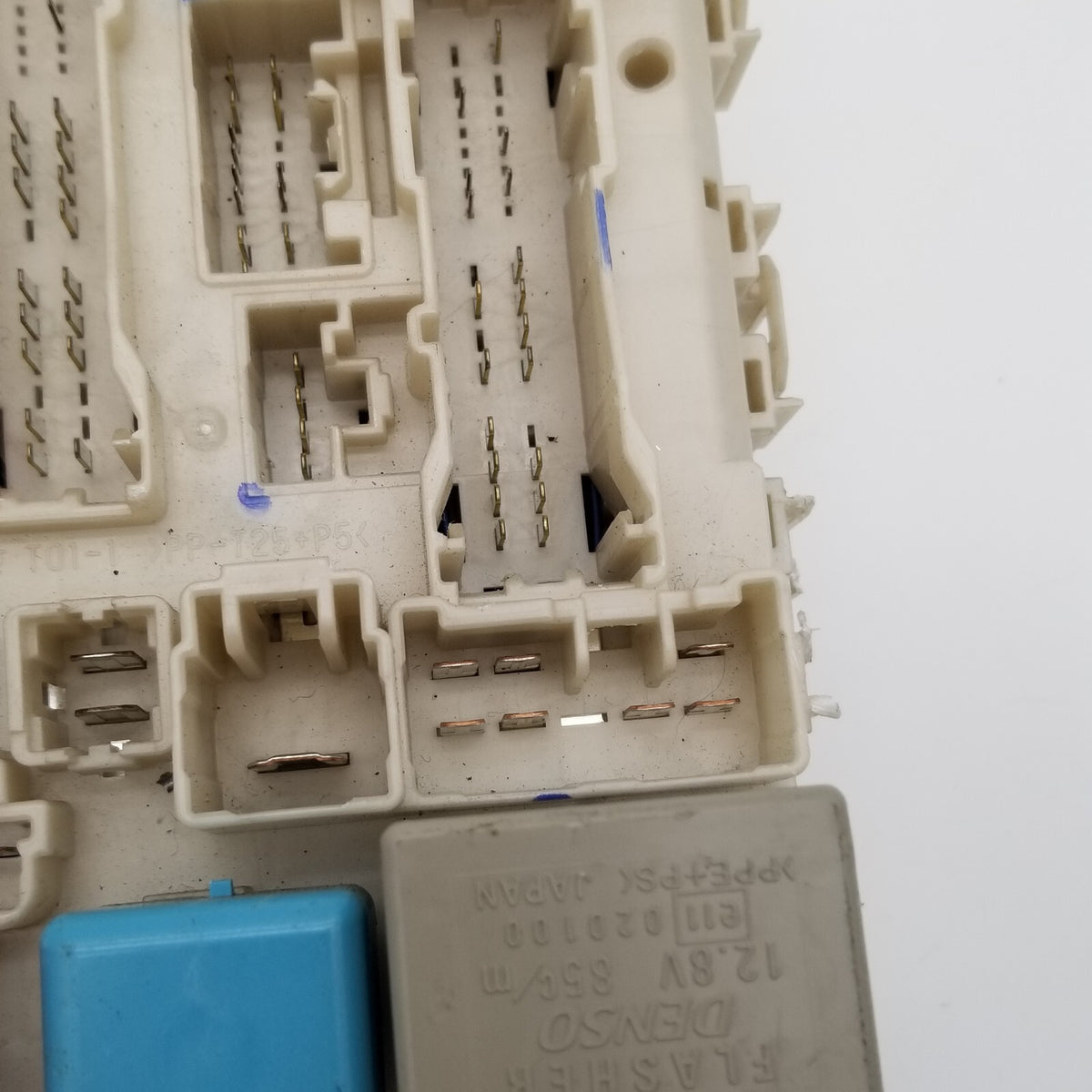 2004- 2009 Fits Toyota Prius Interior Under Dash Relay Fuse Box 82730-47300