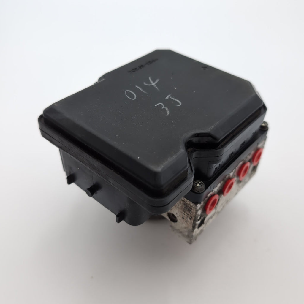 2012 - 2015 Nissan Rogue ABS Anti Lock Brake Pump Control Unit 47660JM14A